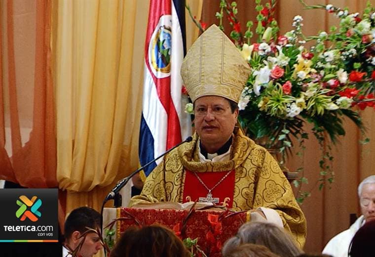 Arzobispo de San José afirma que fue él quien decidió no asistir a reunión convocada por el papa.