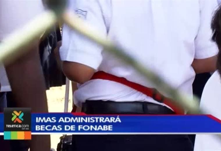 Becas de Fonabe para preescolar y primaria serán ahora administradas por el IMAS