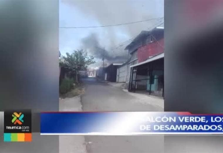 Dos viviendas fueron consumidas por las llamas y una tercera con daños parciales en Desamparados