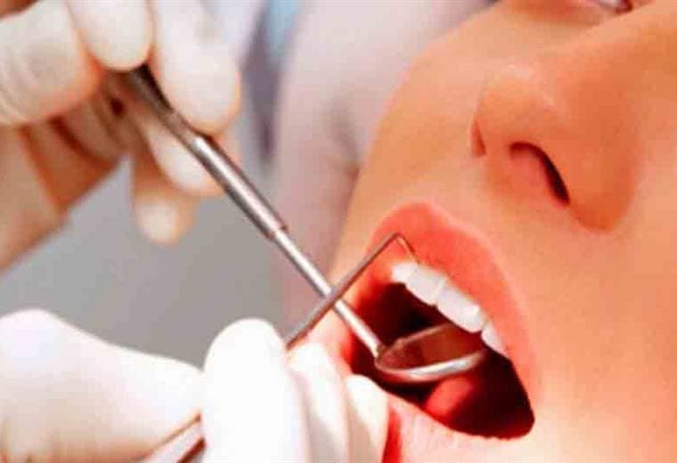 Prevenga infecciones dentales visitando el odontológo regularmente