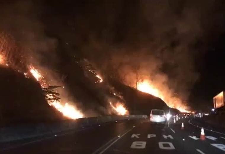 Incendio en la ruta 27