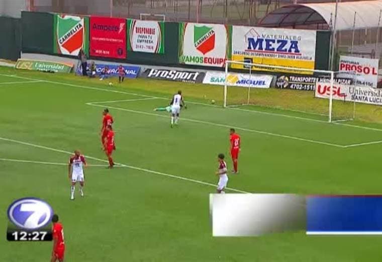 UCR recorta distancias en su lucha por el no descenso