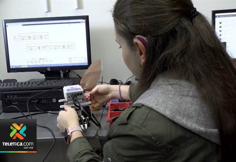 Fundación Omar Dengo abrió periodo de inscripción de cursos de robótica dirigidos a jóvenes sordas