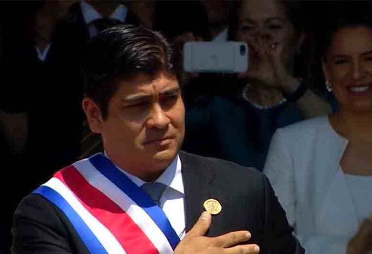 Carlos Alvarado no pudo levantar su popularidad tras un año de Gobierno, afirma encuesta de CIEP
