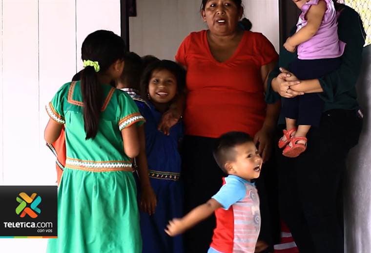 Centros de cuido infantil para indígenas Ngöbe estrenaron casas de la alegría