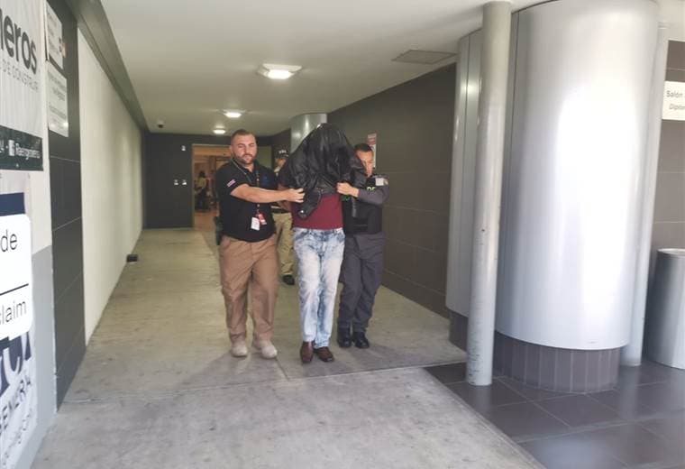 Interpol detiene a hombre sospechoso de estafar a la CCSS por $2 millones