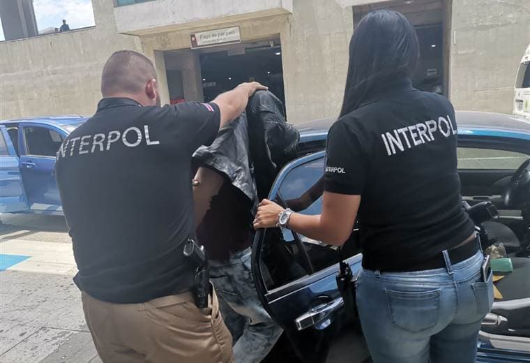 Interpol detiene a hombre sospechoso de estafar a la CCSS por $2 millones