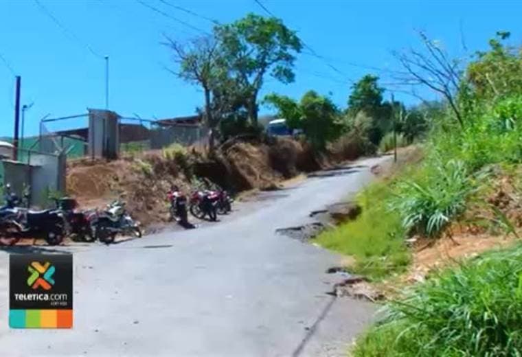 Al fin arreglaron la calle que llega hasta el Colegio Técnico Profesional de Aserrí