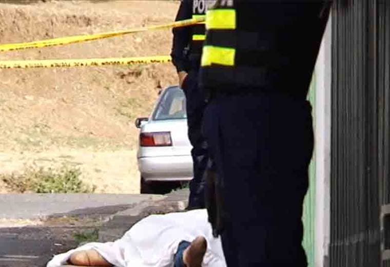 Autoridades investigan crimen de una mujer ocurrido esta mañana en Curridabat
