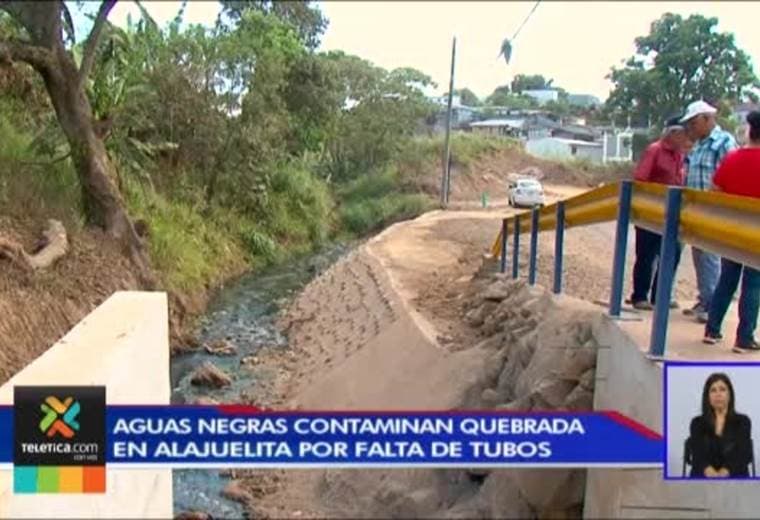 Aguas negras están contaminando quebrada Teñidero en Alajuelita por falta de tuberías