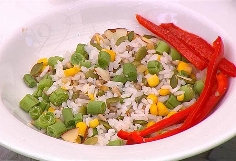 Prepare el arroz blanco de manera saludable