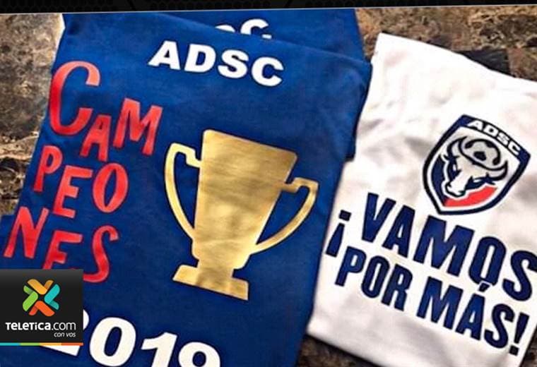 San Carlos aclara que no está haciendo camisetas de campeón