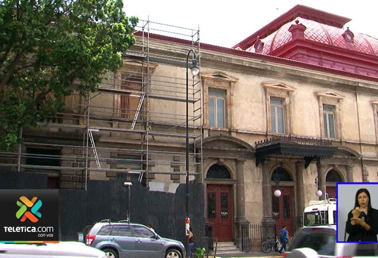 Concluyeron los trabajos de restauración en la fachada sur del Teatro Nacional