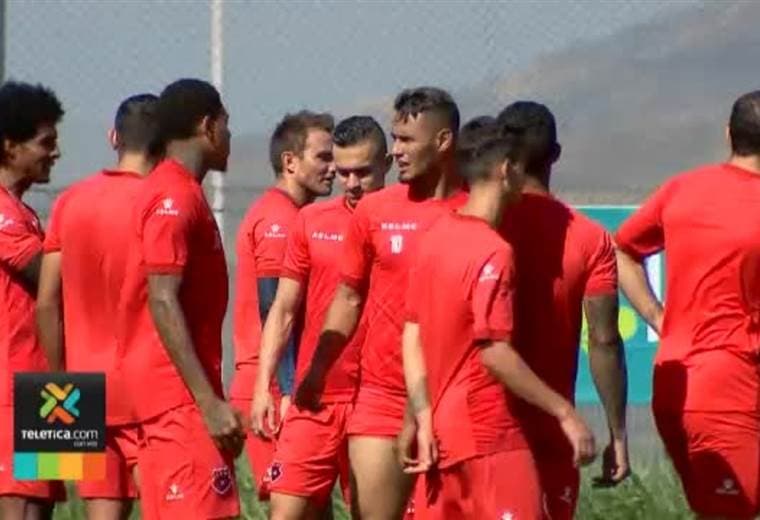 Róger Rojas rompió el silencio en Honduras sobre su futuro con Alajuelense