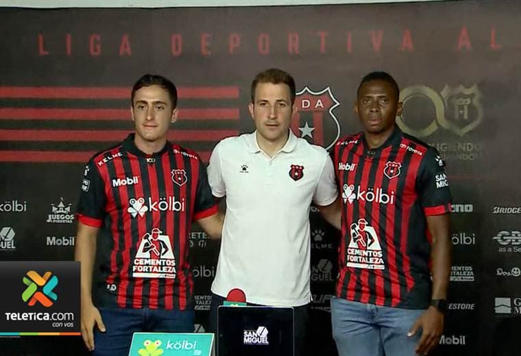 Alajuelense presentó a sus dos nuevas figuras