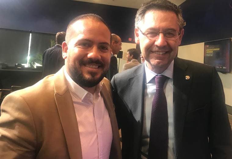 Andrés Arias junto a Josep Maria Bartomeu, presidente del FC Barcelona | CORTESÍA DE ANDRÉS ARIAS