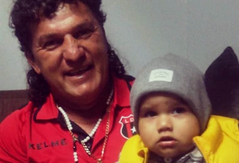 Mauricio Montero y su nieto Gael | Facebook 