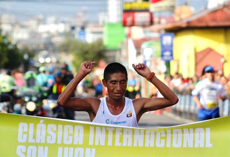 Carlos González, ganador carrera San Juan | Adrián García