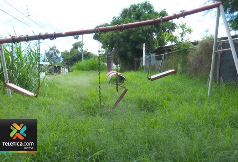 Parque en los Sitios de Moravia está en abandono