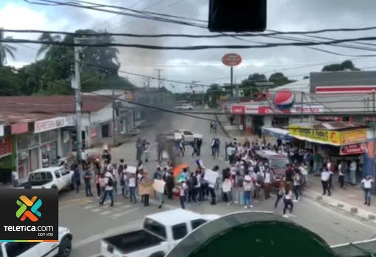 Estudiantes de distintas partes del país se mantienen en las calles