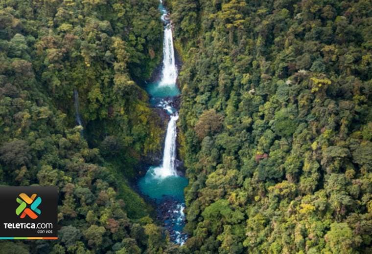 Libro recopila las mejores y más bellas cataratas que existen en Costa Rica