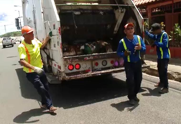 ¿Camión de basura o discomóvil?