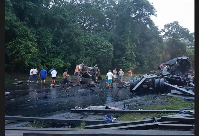 Accidente provoca presas en ruta 32
