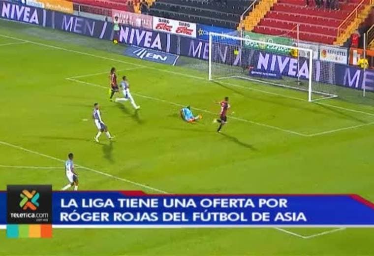 Roger Rojas asegura que no se mueve de Alajuelense si la oferta no es buena para su familia