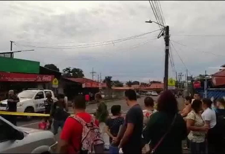 Autoridades evacúan Hospital de Guápiles por alerta de explosivo