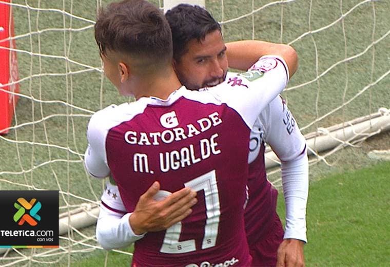 Marvin Angulo celebra gol ante Guadalupe FC