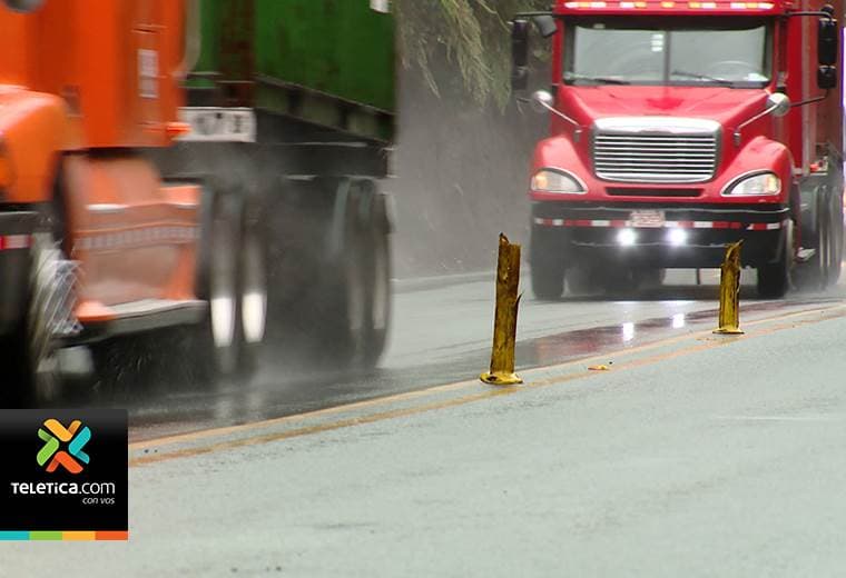 Para colocar nuevos postes abatibles en la ruta 32 se debe finalizar el asfaltado y demarcación