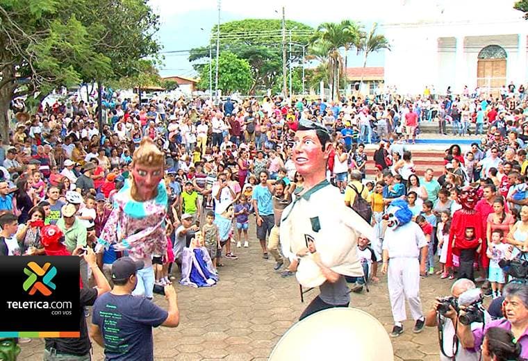 Santo Domingo celebró a ritmo de cimarrona su 150 aniversario