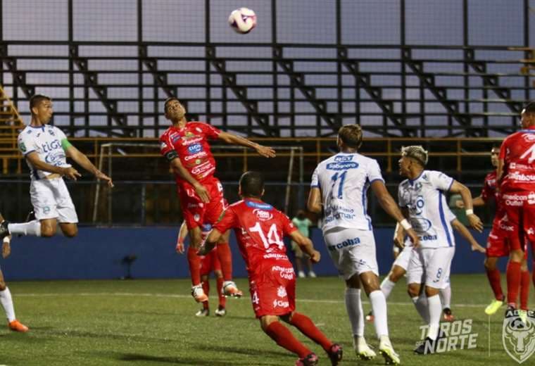 Prensa AD San Carlos.