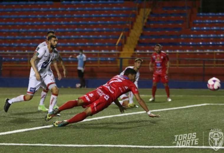 Prensa AD San Carlos.