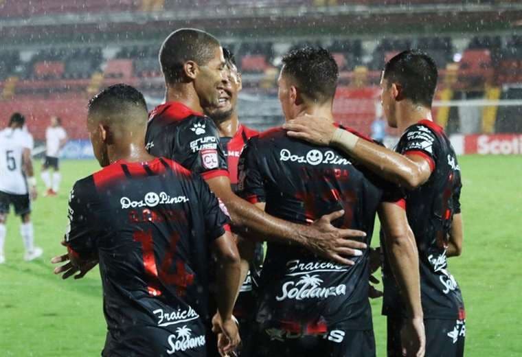 Facebook Liga Deportiva Alajuelense.