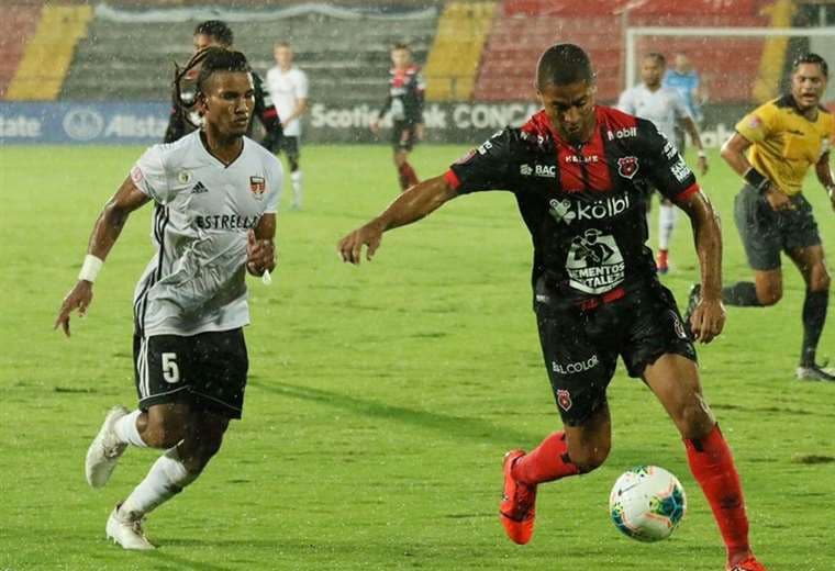 Facebook Liga Deportiva Alajuelense.