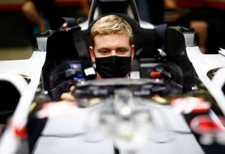 Facebook Haas F1 Team. 