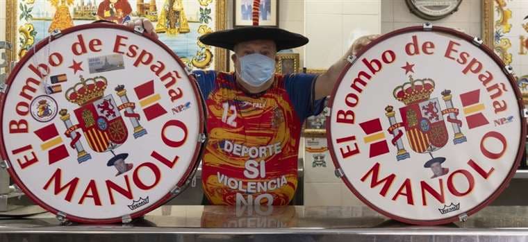 Manolo el del bombo. AFP