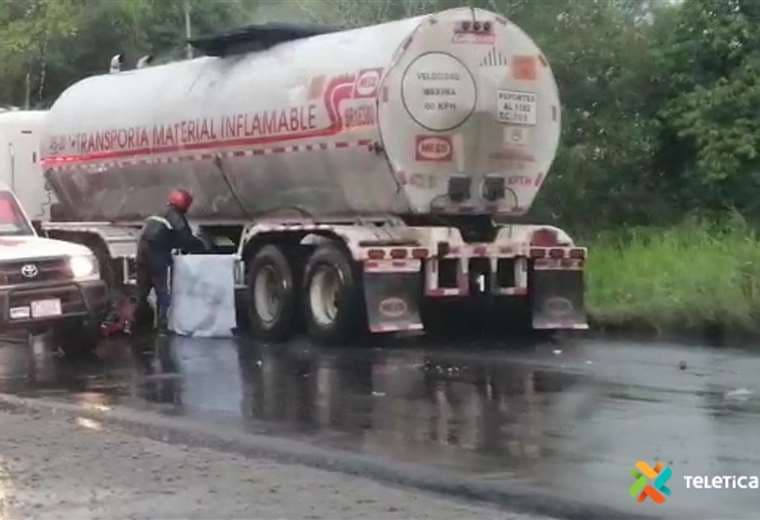 Motociclista pierde la vida tras ser arrollado por camión cisterna en Guácimo