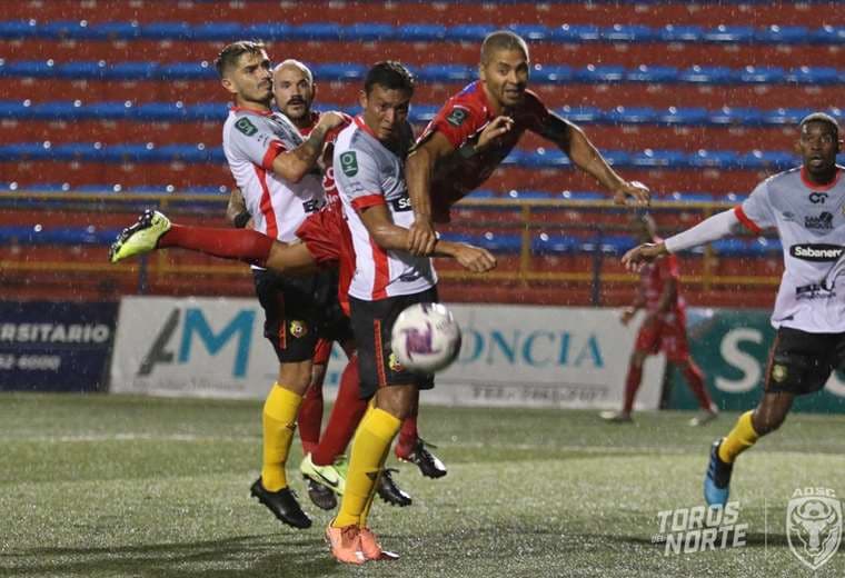 Prensa AD San Carlos.