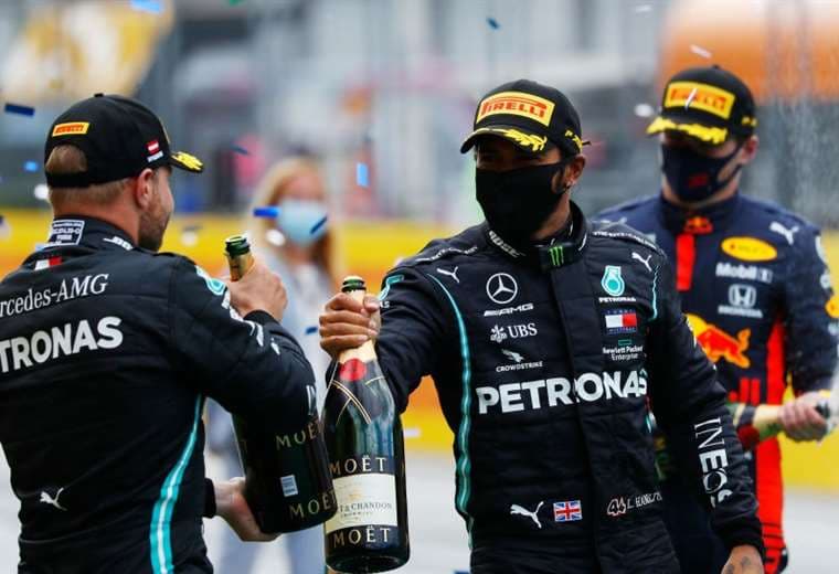 Pilotos de Mercedes. Facebook