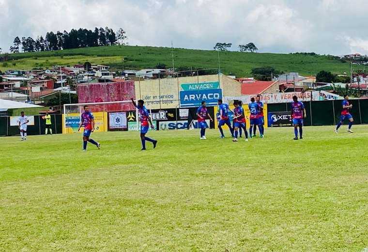Prensa Cariari de Pococí.