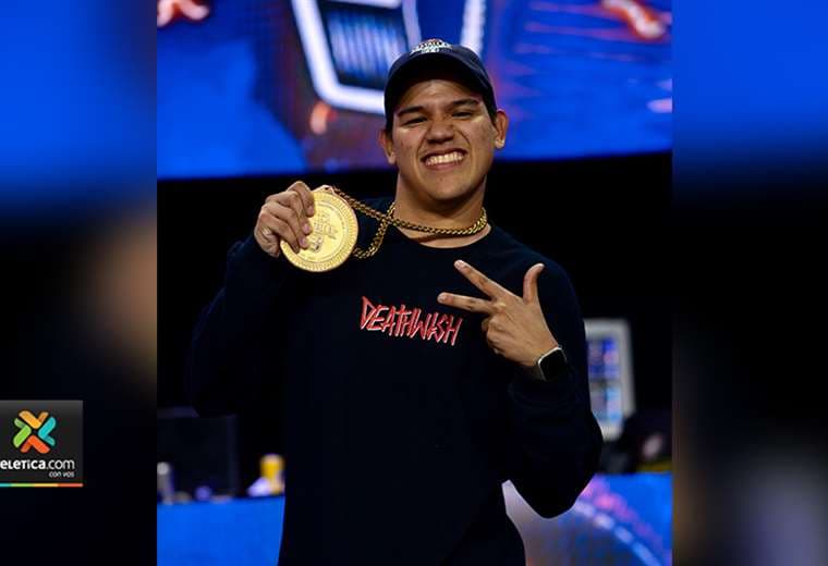 Campeón de pelea de gallos es P8