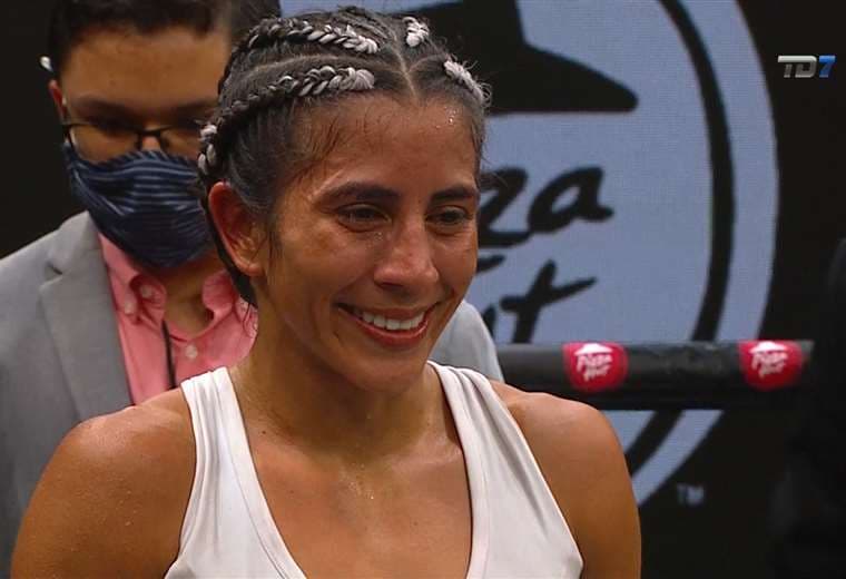 Yokasta Valle finiquita detalles de su próxima pelea en Los Ángeles