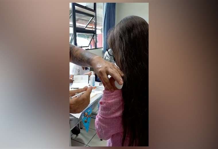 Sarita, ganadora de "Nace una Estrella", ya se vacunó contra el COVID-19