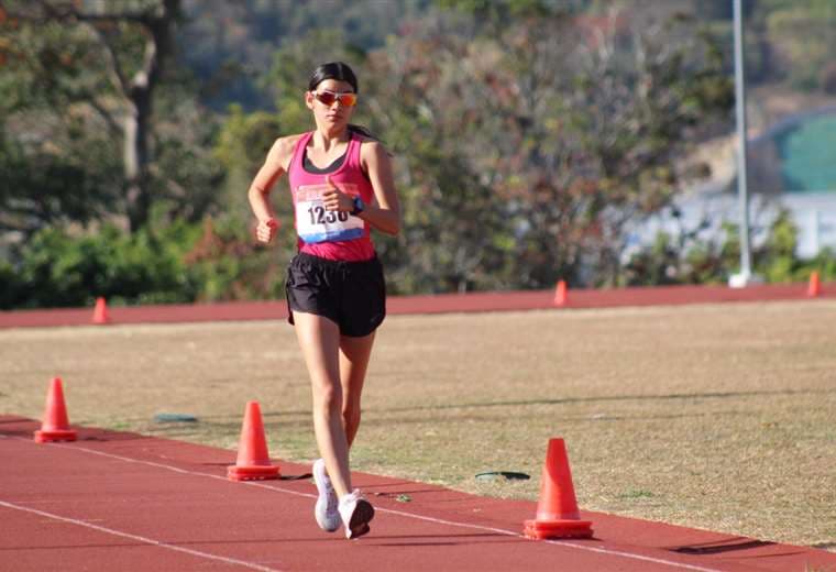 Marchista Sharon Herrera visó boleto al Mundial en Colombia. Cortesía.