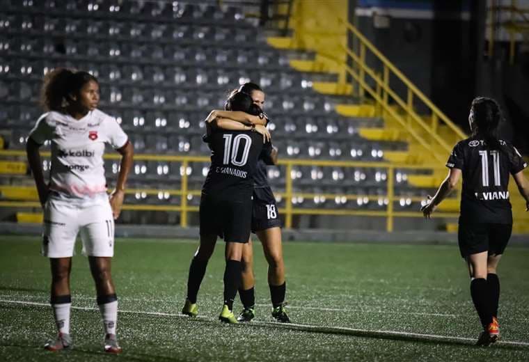 porting vs. Alajuelense.