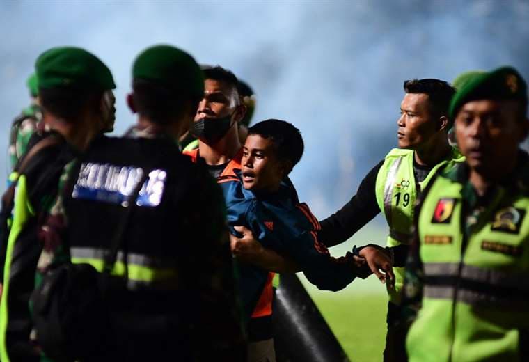 Violencia en fútbol de Indonesia. AFP