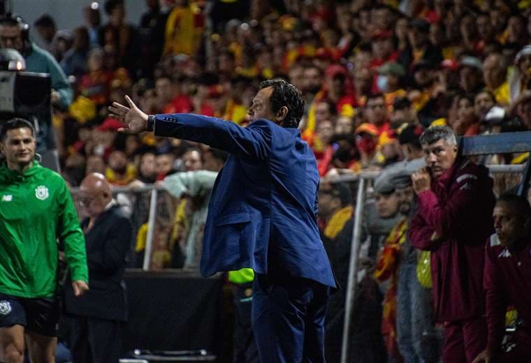 Jeaustin Campos. Saprissa