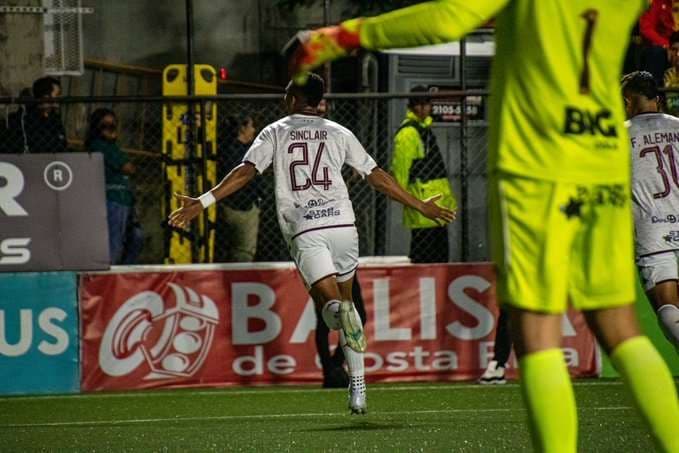 Orlando Sinclair, Saprissa.